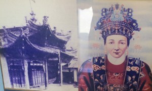 Jingyi Hall and its patron