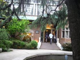 Front entrance of Yongfoo Elite